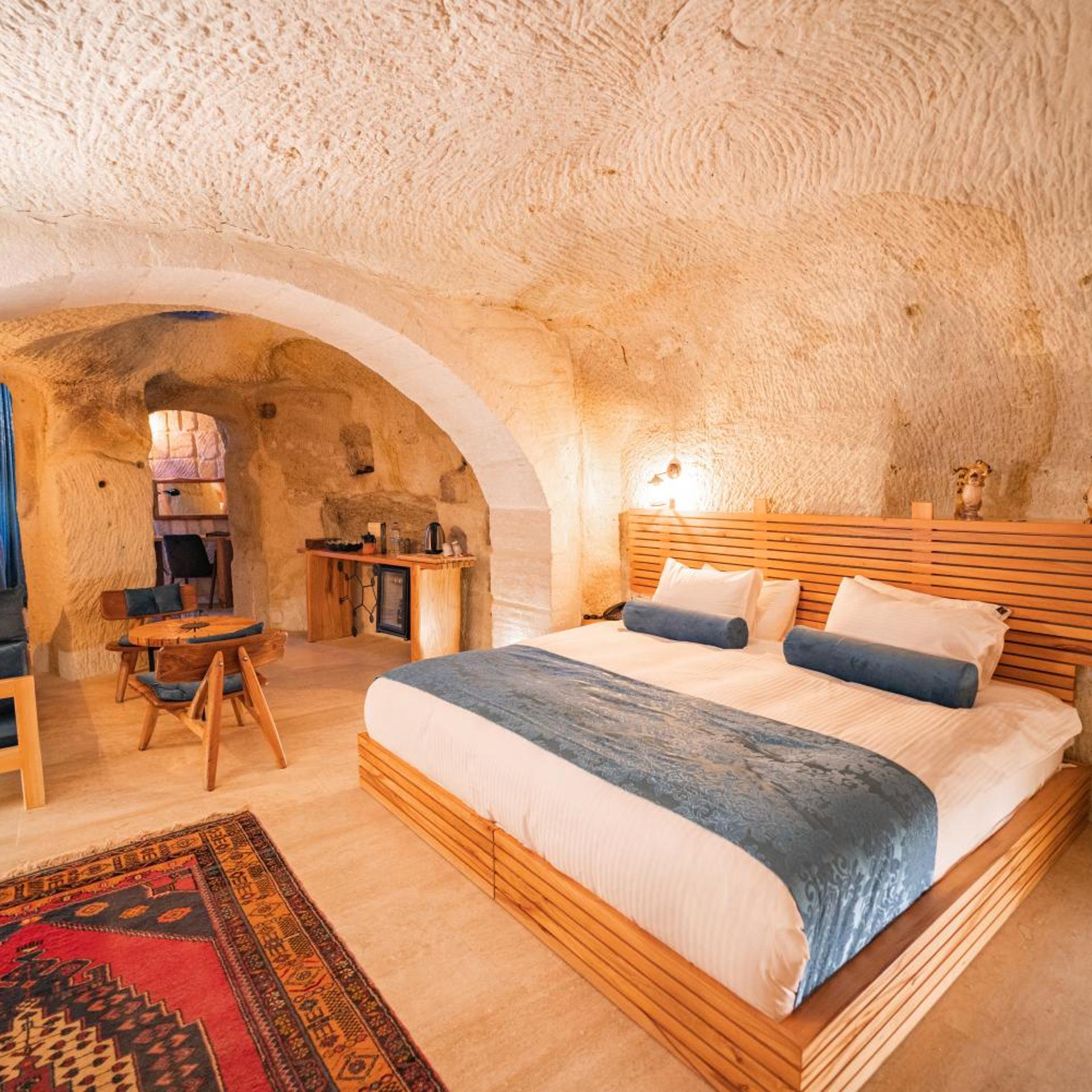 Cave, Junior Suite