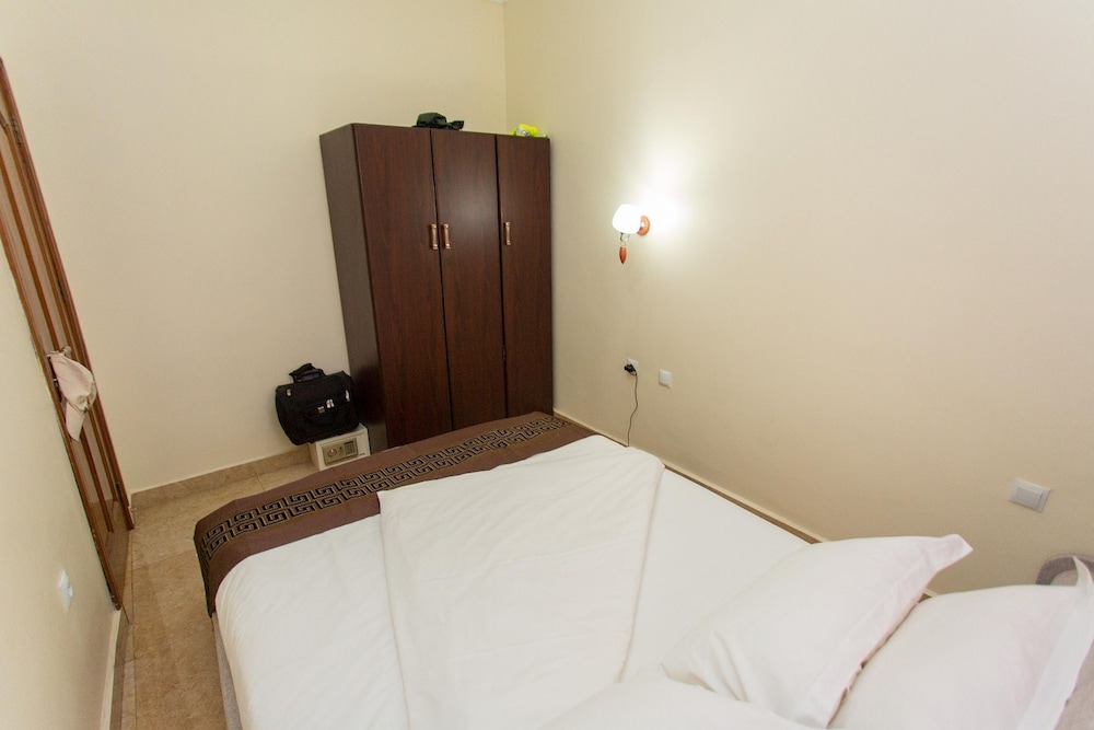 Pcg Gishushu Apartment 8/23