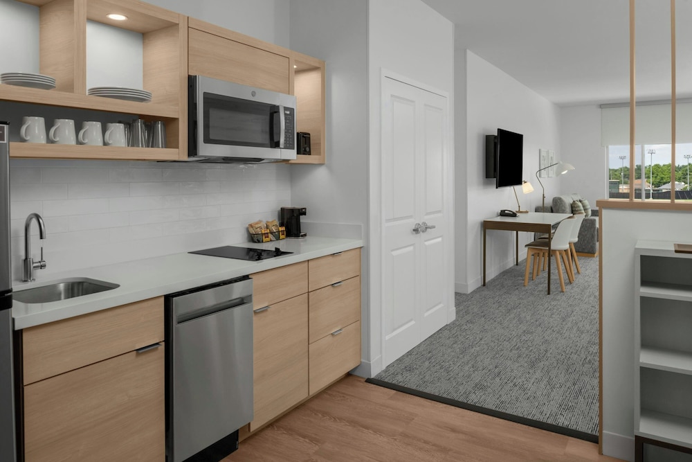 TownePlace Suites By Marriott Midwest City 6/40