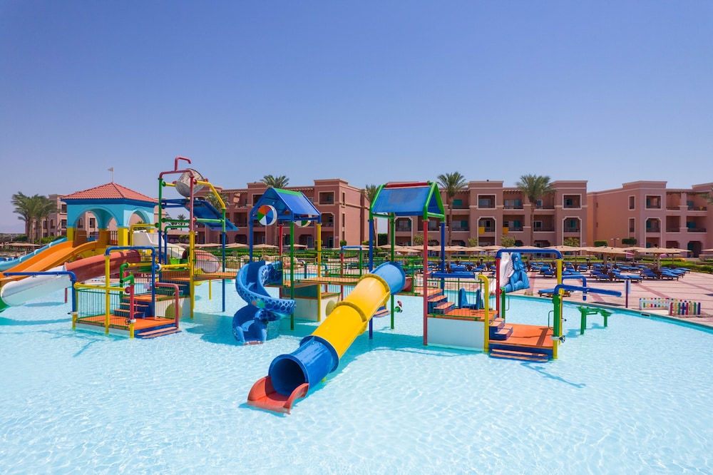 Charmillion Club Aqua Park 36/46