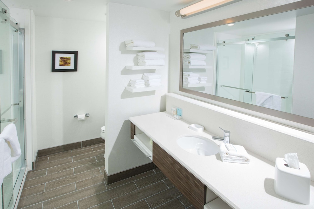 Hampton Inn & Suites Buellton/Santa Ynez Valley 8/42