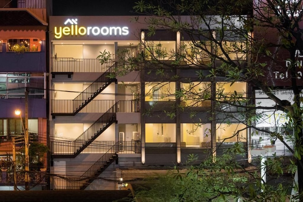 イエロー ルームズ ビクトリー モニュメント 写真5
