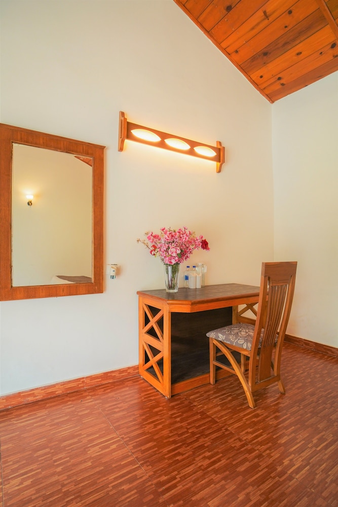 NEELESH INN 6/39