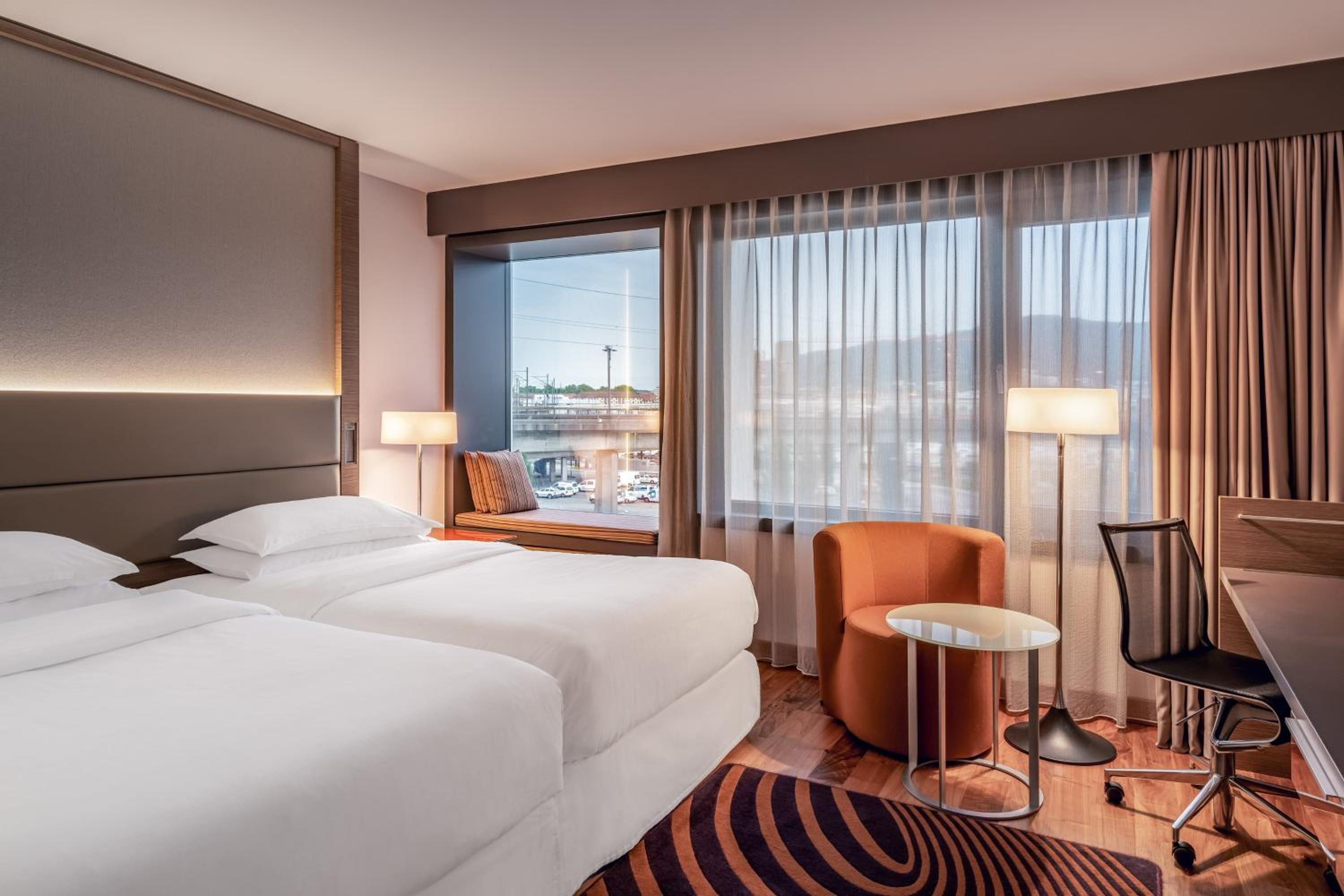 Sheraton, Single Bed