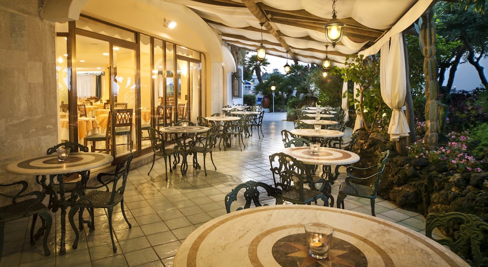 Ambasciatori Hotel 27/47