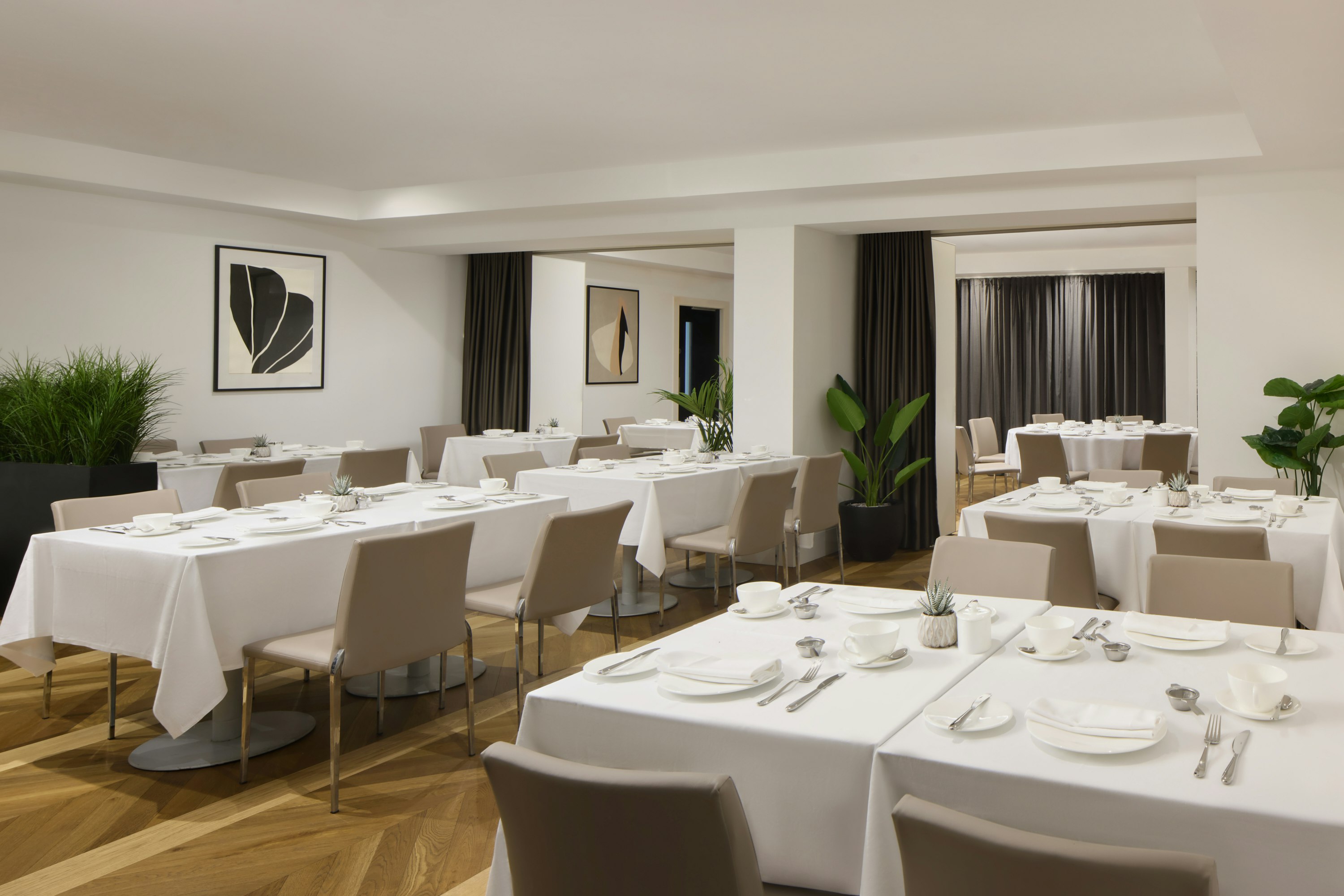 The Queens Gate Hotel 27/37