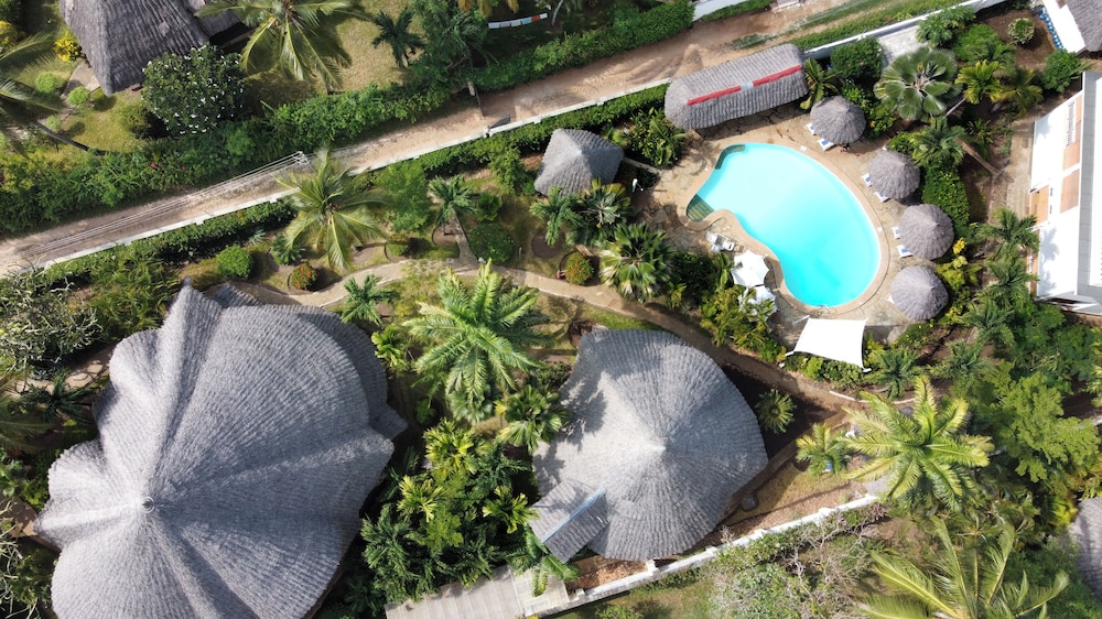 AESTUS VILLAS RESORT 36/50