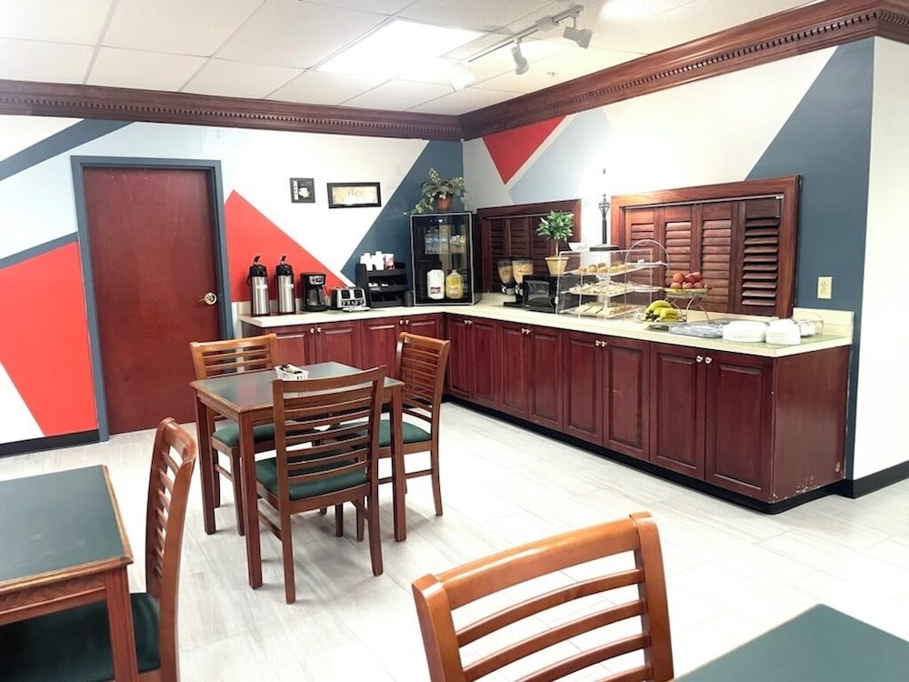 Grand Vista Hotel and Suites 48/61