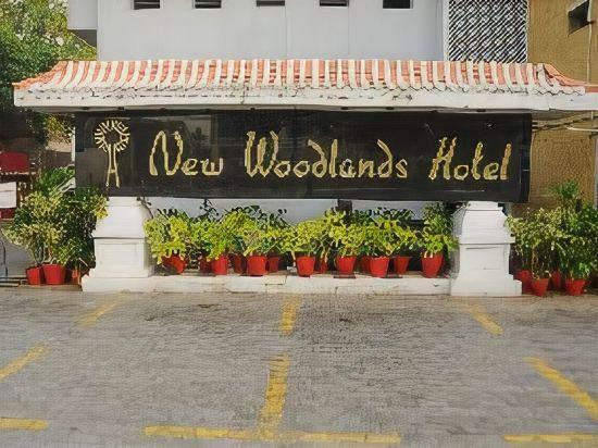 New Woodlands Hotel 1/18