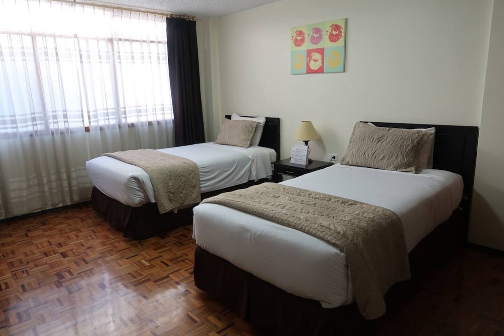 Hotel Embassy 27/57