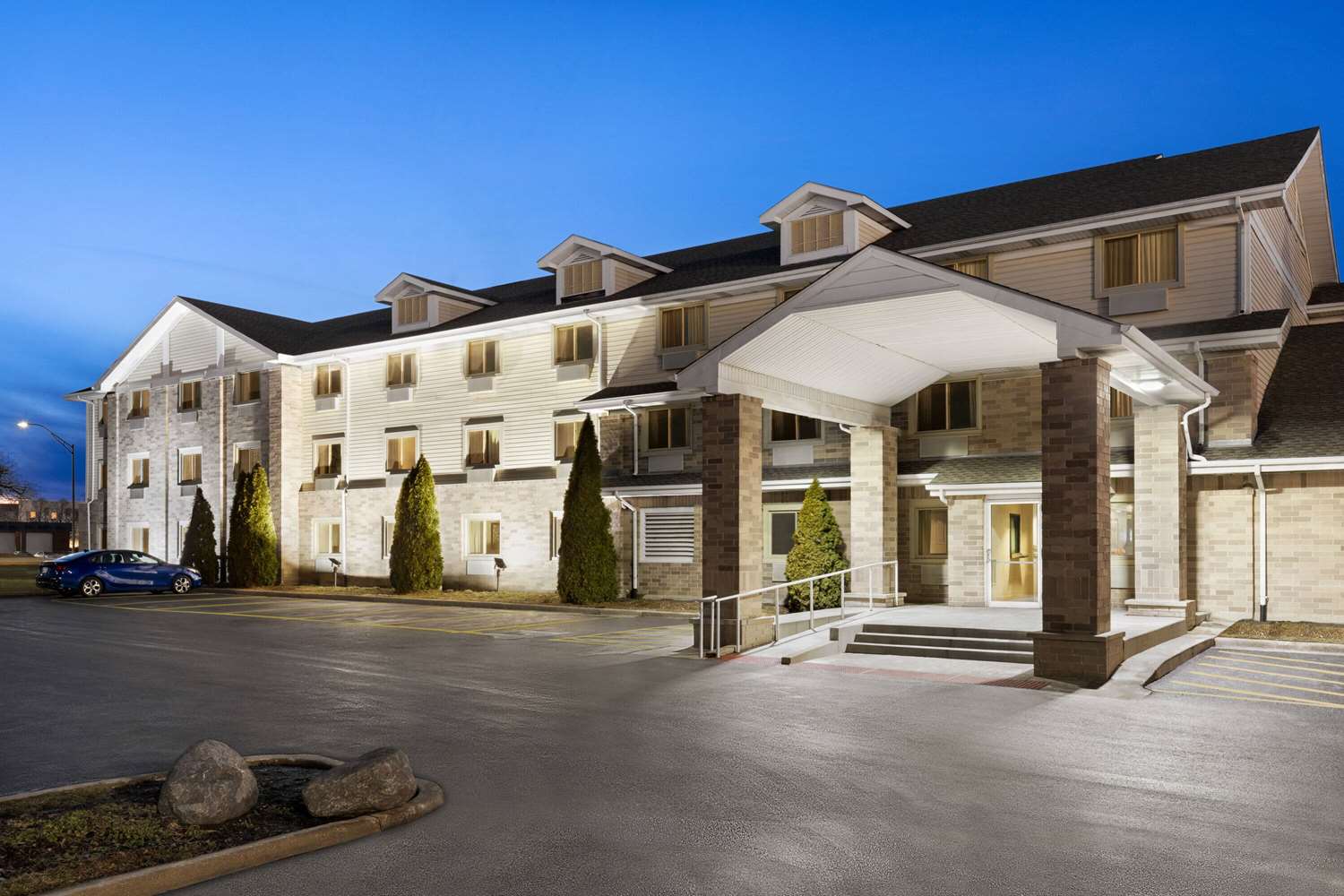 Super 8 by Wyndham Joliet I-55 N/Chicago 46/48