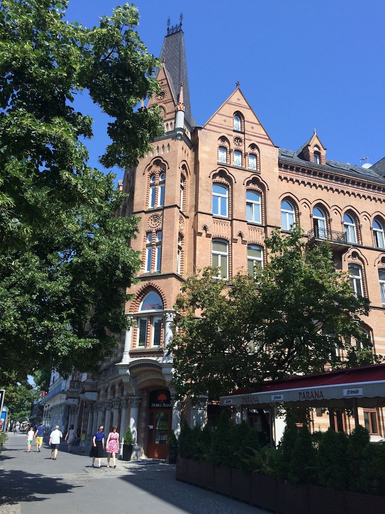 Residence 1898 28/36