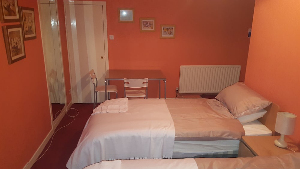 Sakura Edinburgh Guest House 6/20