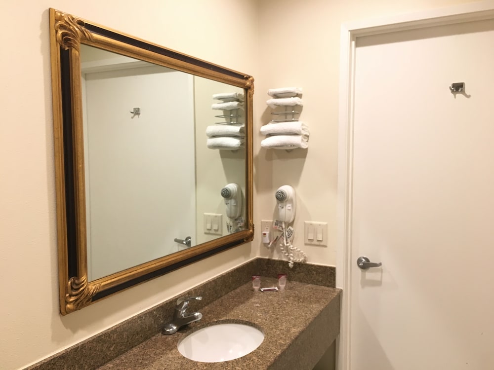 Simply Home Inn Suites 44/46