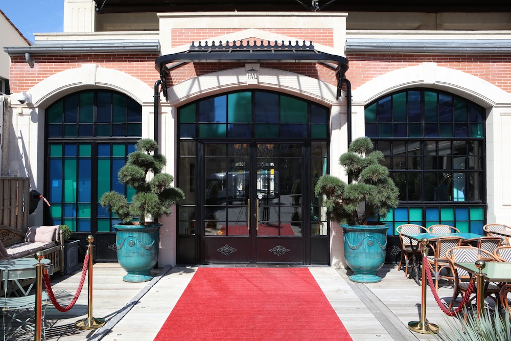Hôtel Villa-Lamartine 9/69