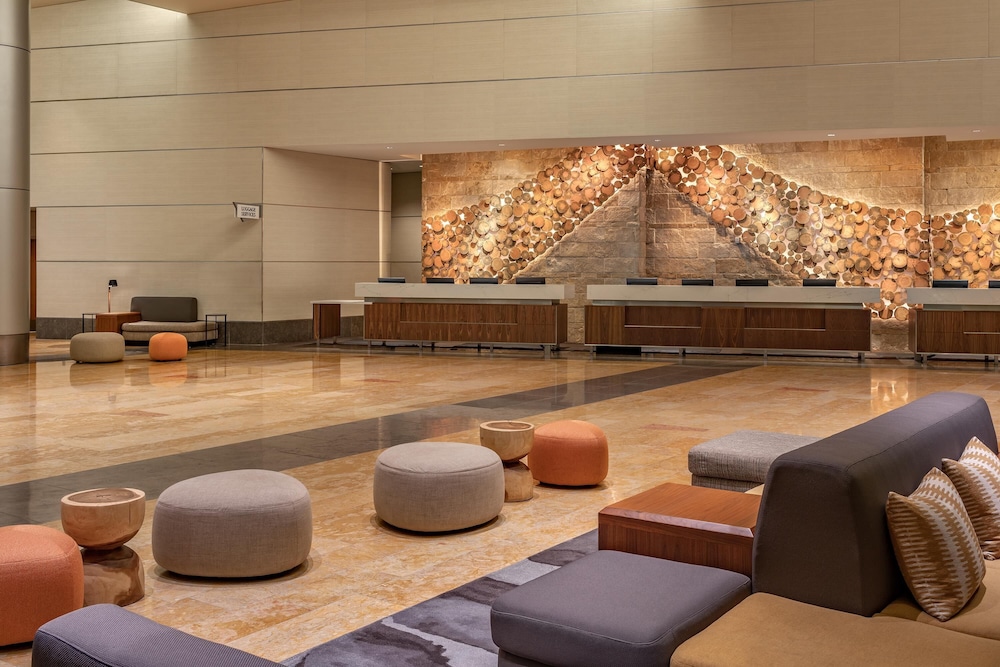 Hyatt Regency Denver 33/77