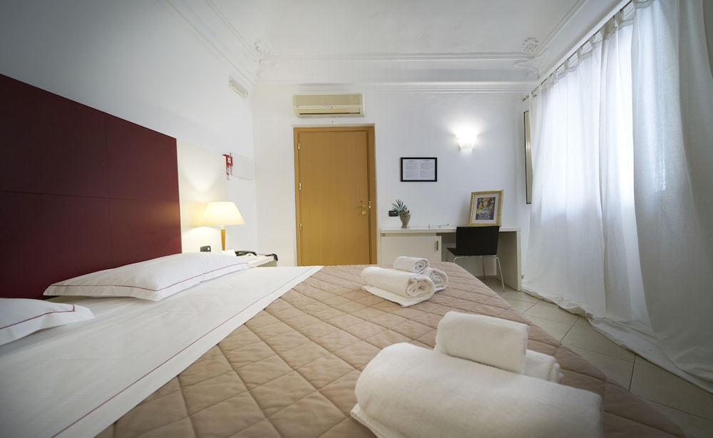 Santuzza Hotel Catania 18/50