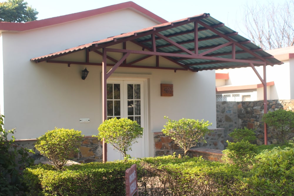 Astroport Sariska Treetop by Eight Continents 6/58