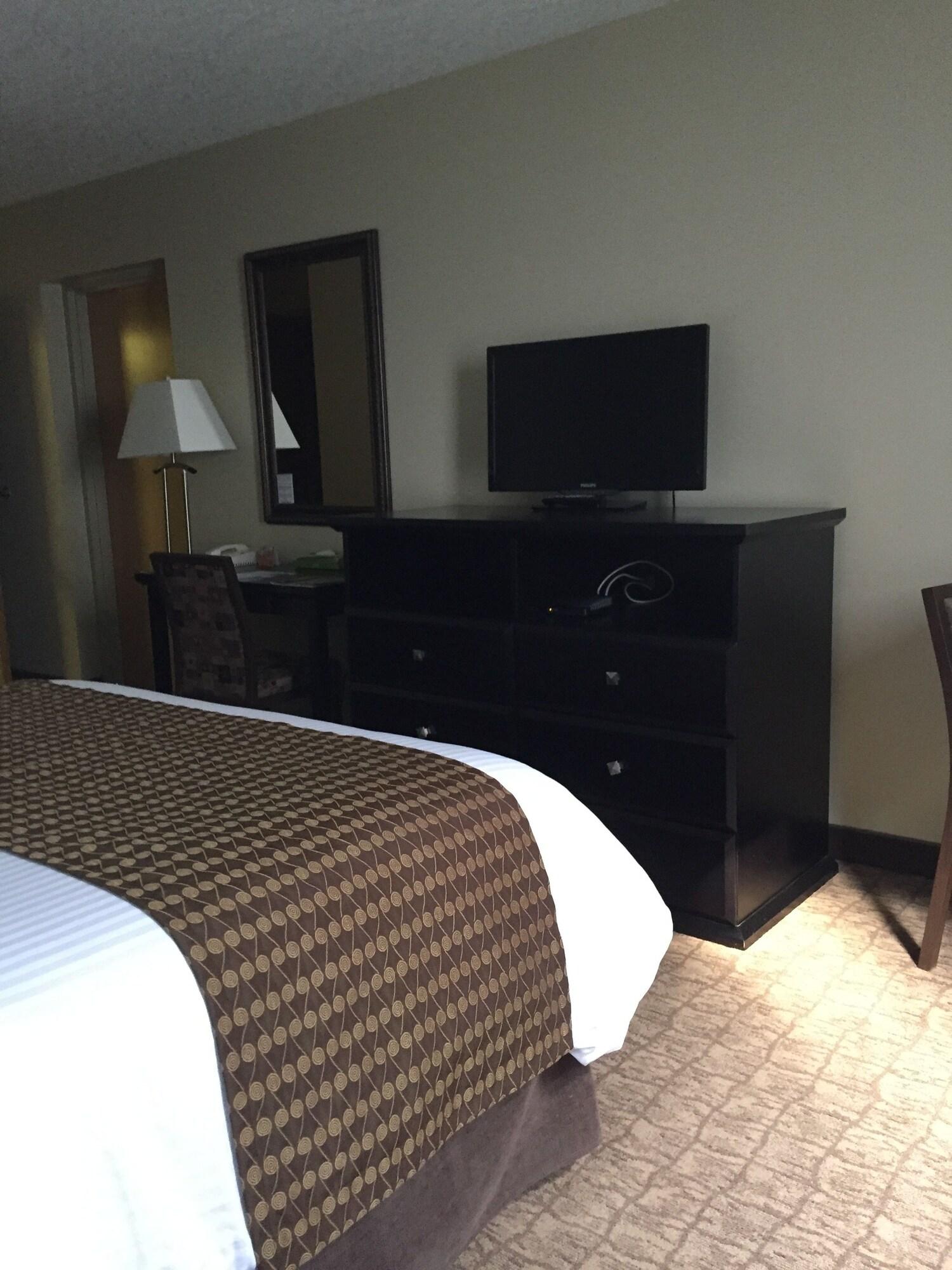 Econo Lodge Okotoks 14/17
