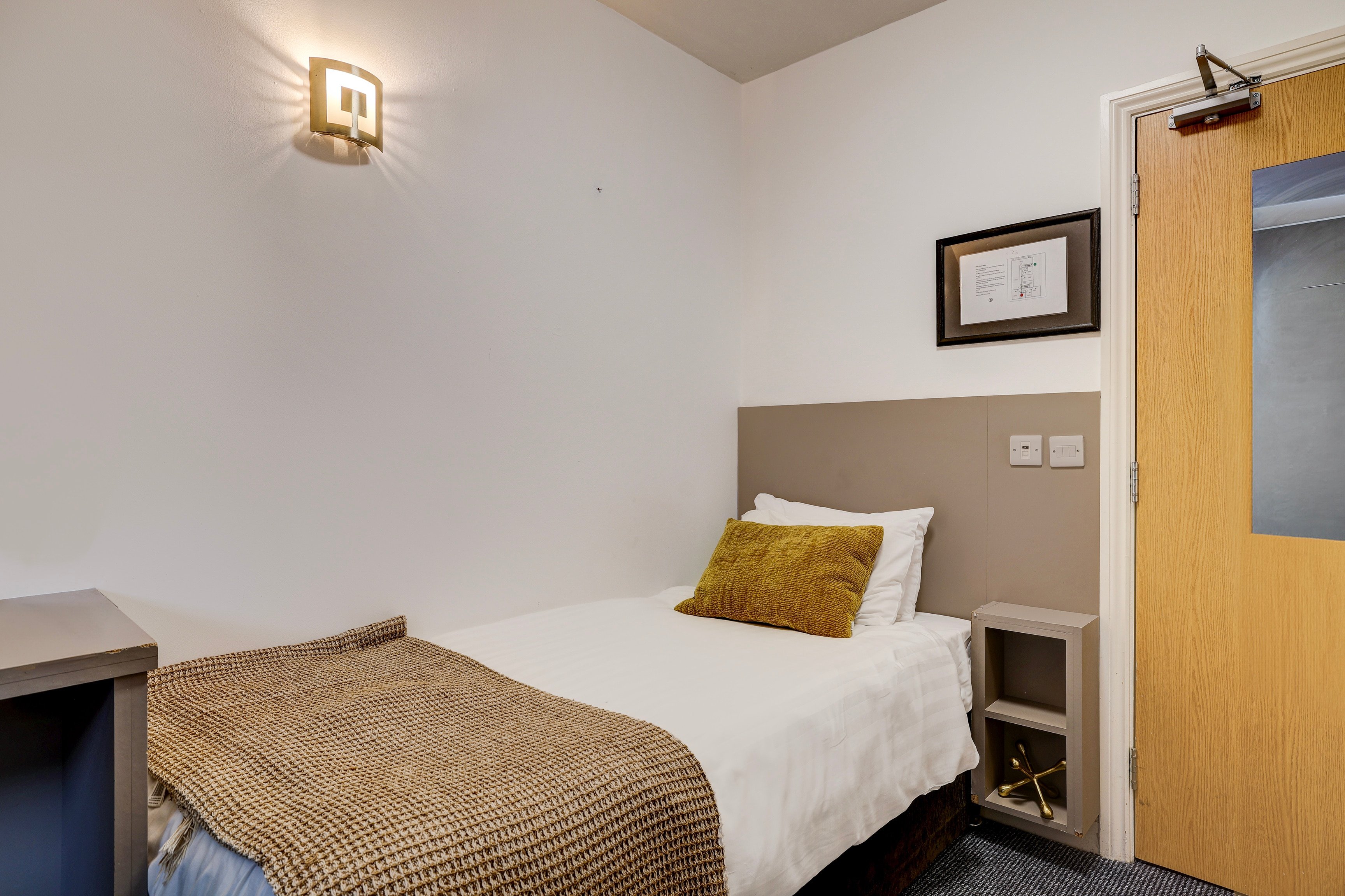 Belvilla Ilford Station Hotel, 4 min from Elizabeth line 31/46