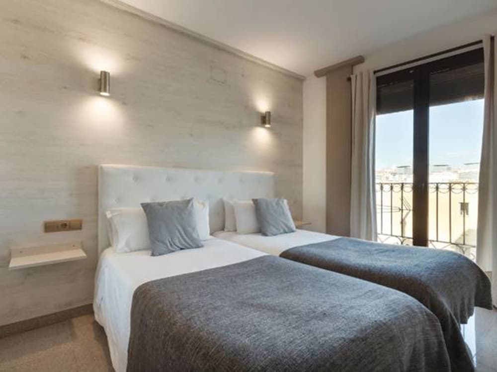 2 BEDROOMS, PENTHOUSE