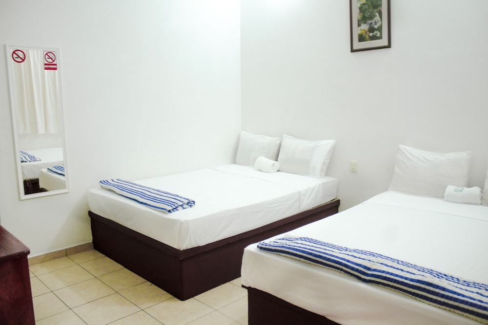 ECONOMY, 2 DOUBLE BEDS