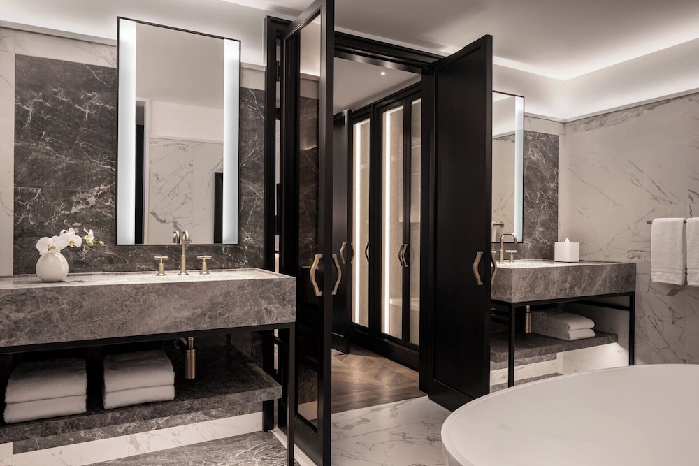 1 BEDROOM, PREMIER, SUITE