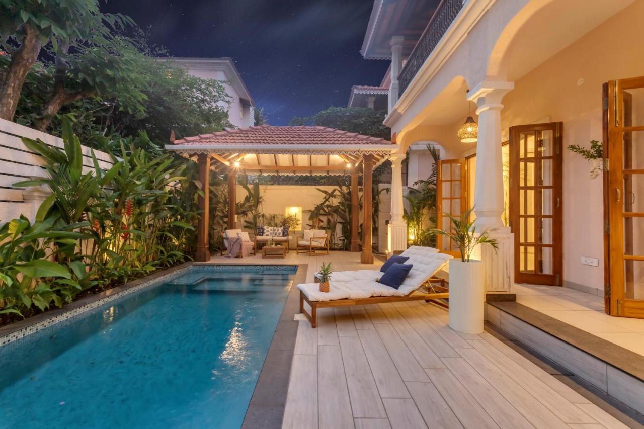 ELIVAAS 4 BHK with Pvt pool and Bar PinkSky 34/56