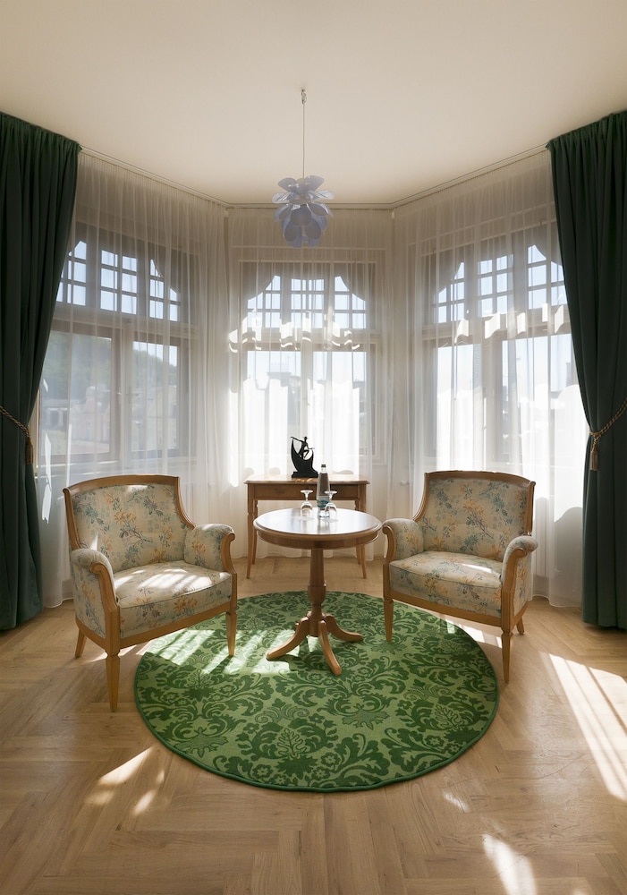 Grandhotel Ambassador Narodni Dum 32/50
