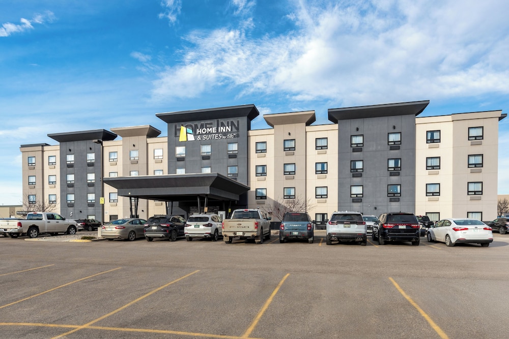 Home Inn and Suites Regina Airport 65/68
