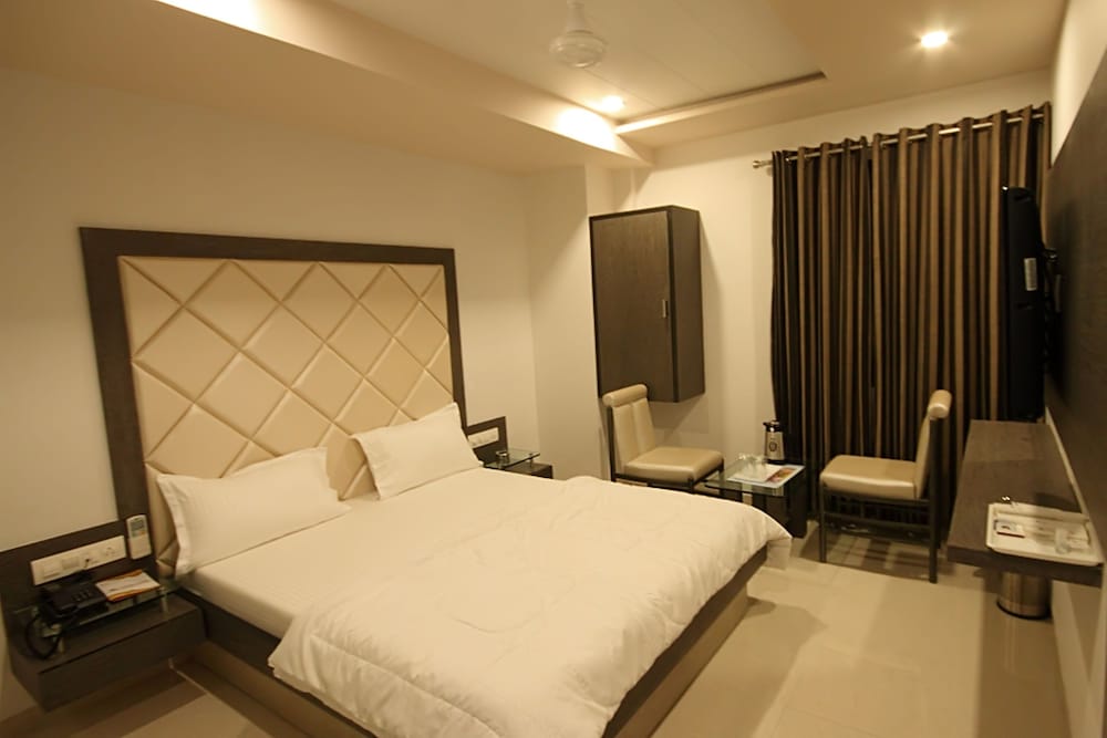 Hotel Flair Inn 8/15