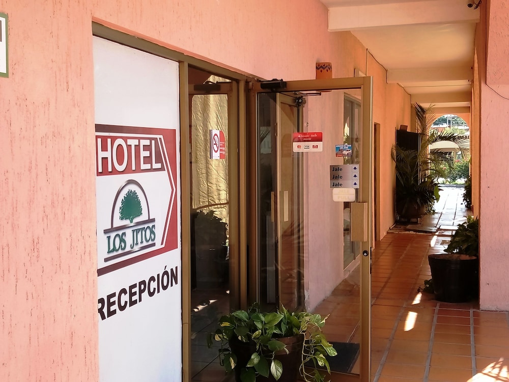 Los Jitos Hotel & Suites 5/56