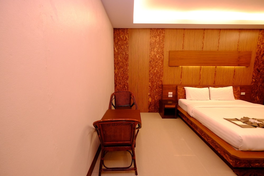 DELUXE, BALCONY