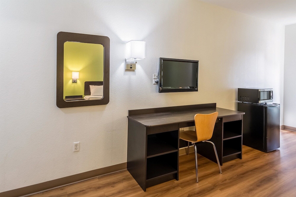 Motel6 North Richland Hills, TX - NE Fort Worth 33/42