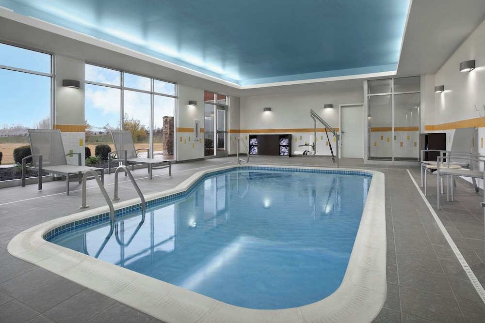 Fairfield Inn &amp; Suites Jeffersonville I-71 33/58