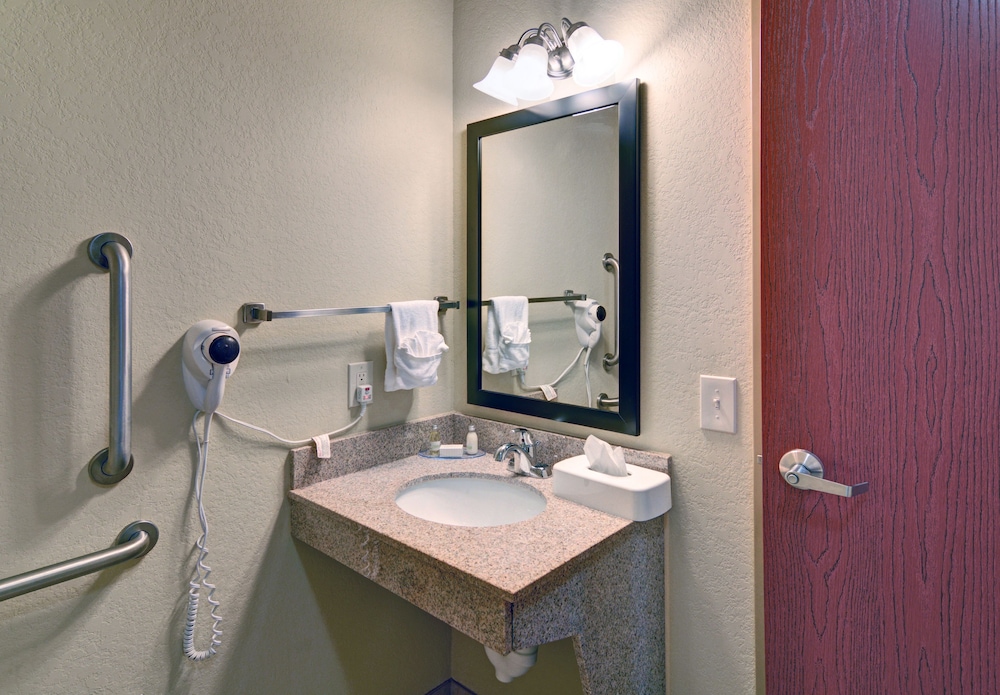 Cobblestone Inn Amp Suites Big Lake Tx 29/80