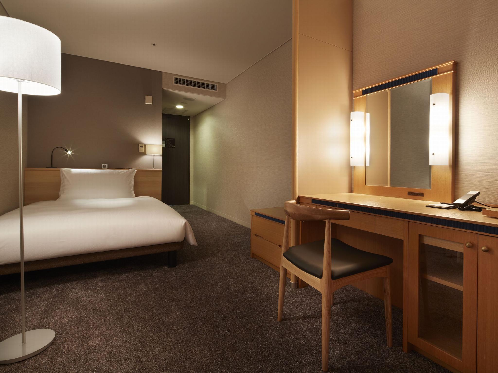 Standard, Double Bed, Mountain View