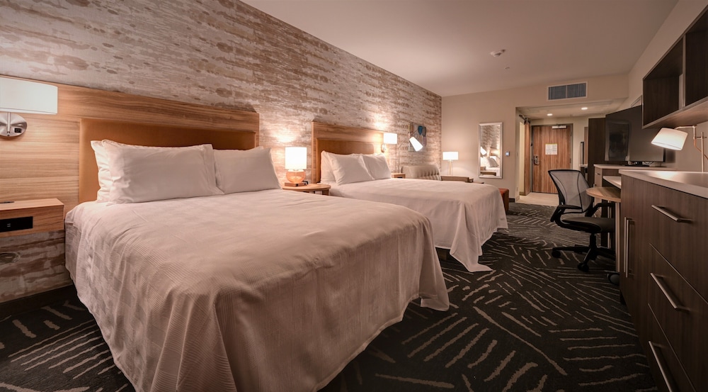 Home2 Suites By Hilton Anaheim Resort 12/45