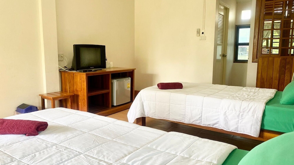 Phuphan Park Hotel 22/50