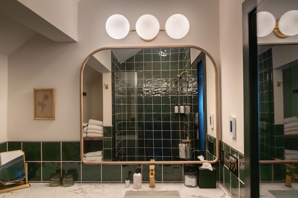 Hotel Thaxter 8/50