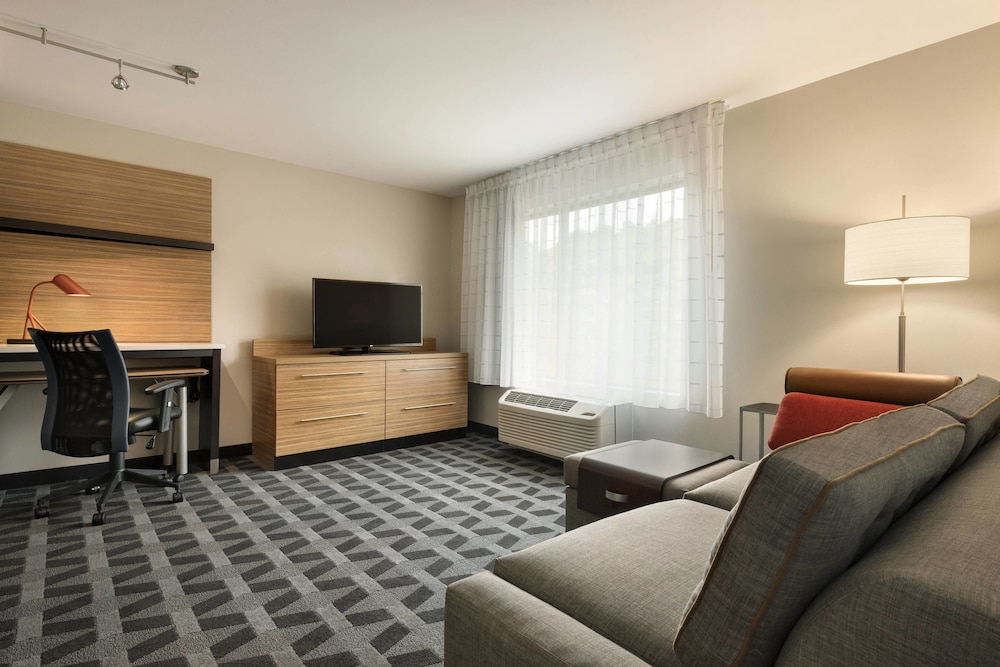 TOWNEPLACE SUITES PITTSBURGH AIRPORT/ROBINSON TOWNSHIP 18/34
