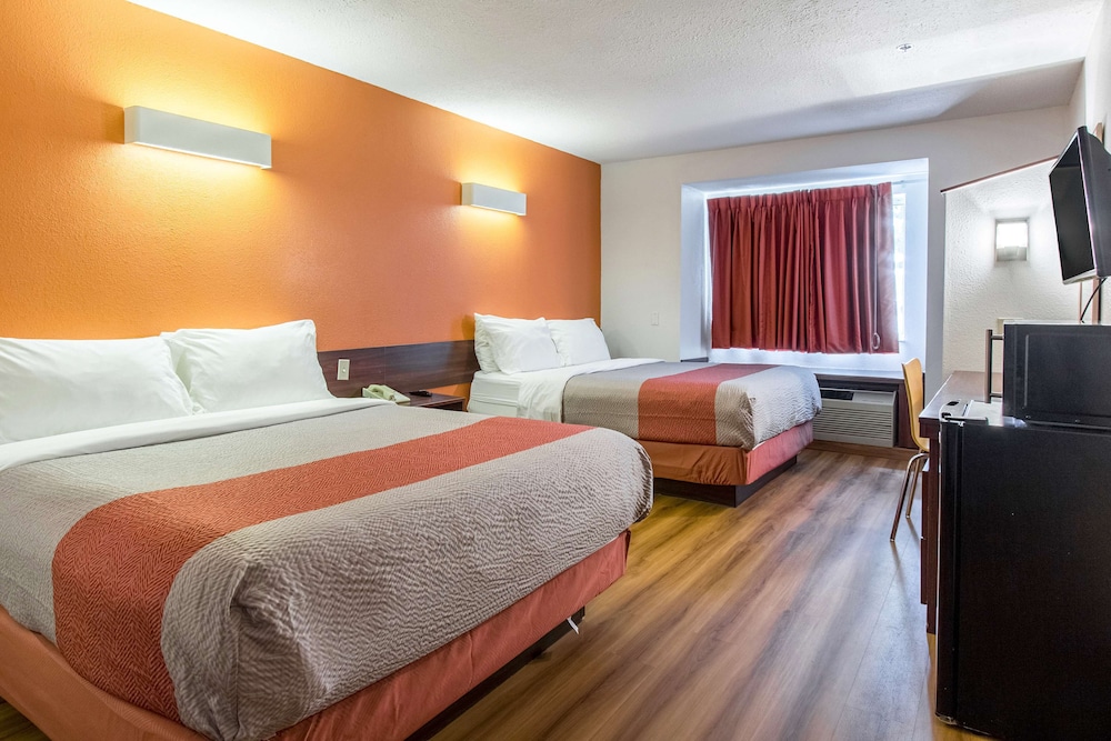 Standard, 2 Queen Beds