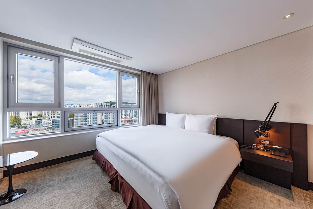 Ramada Encore by Wyndham CheonAn 26/50