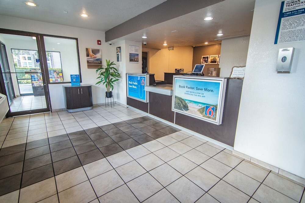 Motel6 Kissimmee, FL - Orlando 12/64
