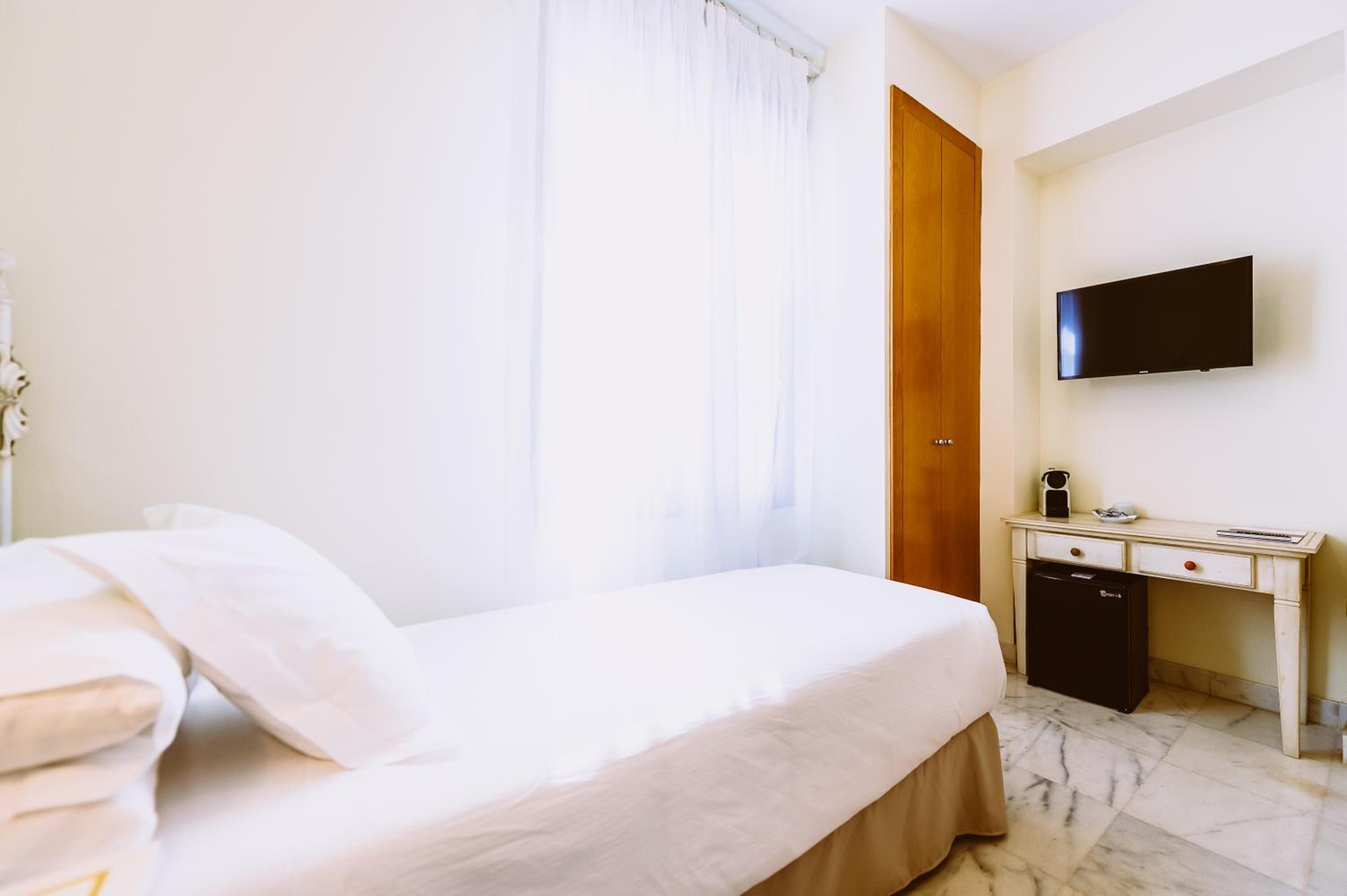 غرفة مفردة، Basic Hotel Dona Manuela 3/15