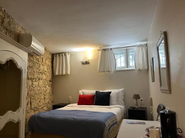 Semi Basement, Economy, Double Bed, Small