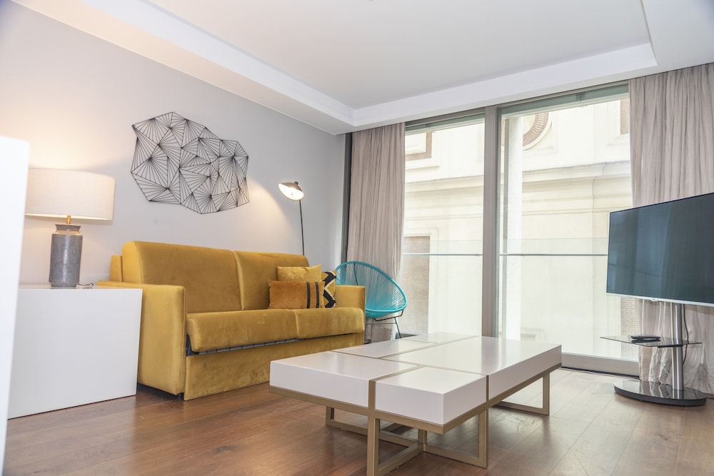 SmartRental Collection Gran Via Centric II 32/57