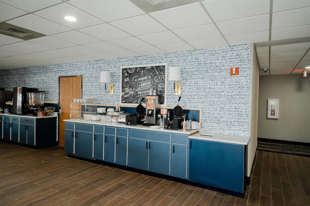 AmericInn by Wyndham Tomahawk 8/50