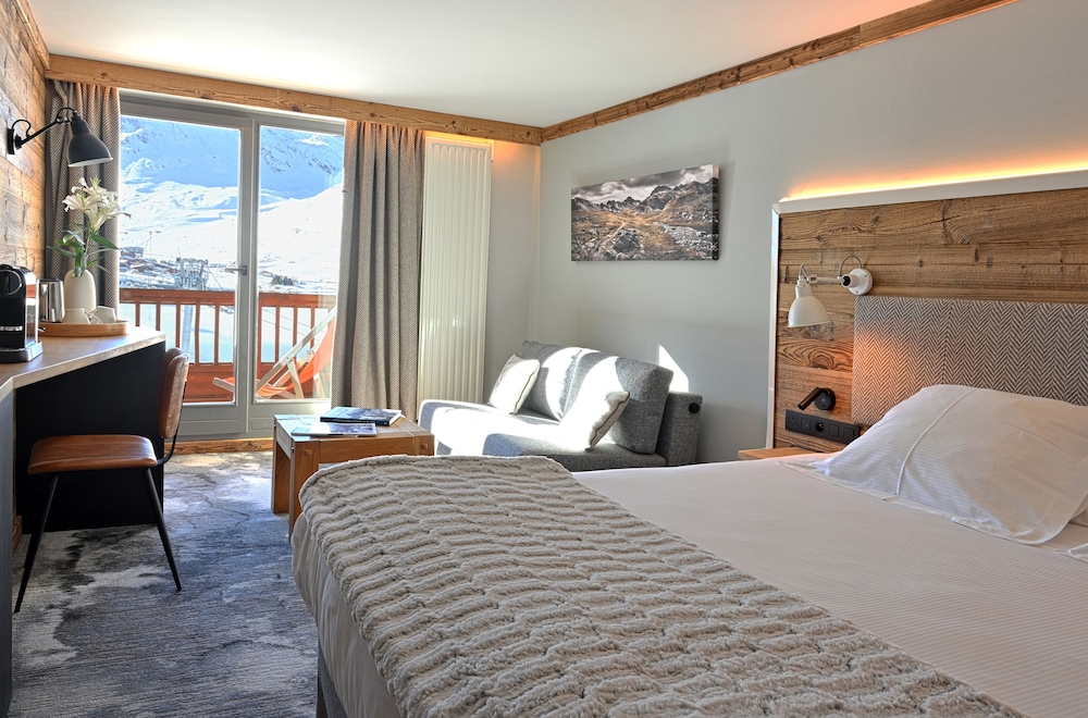 Le Levanna Hotel Restaurant 24/67