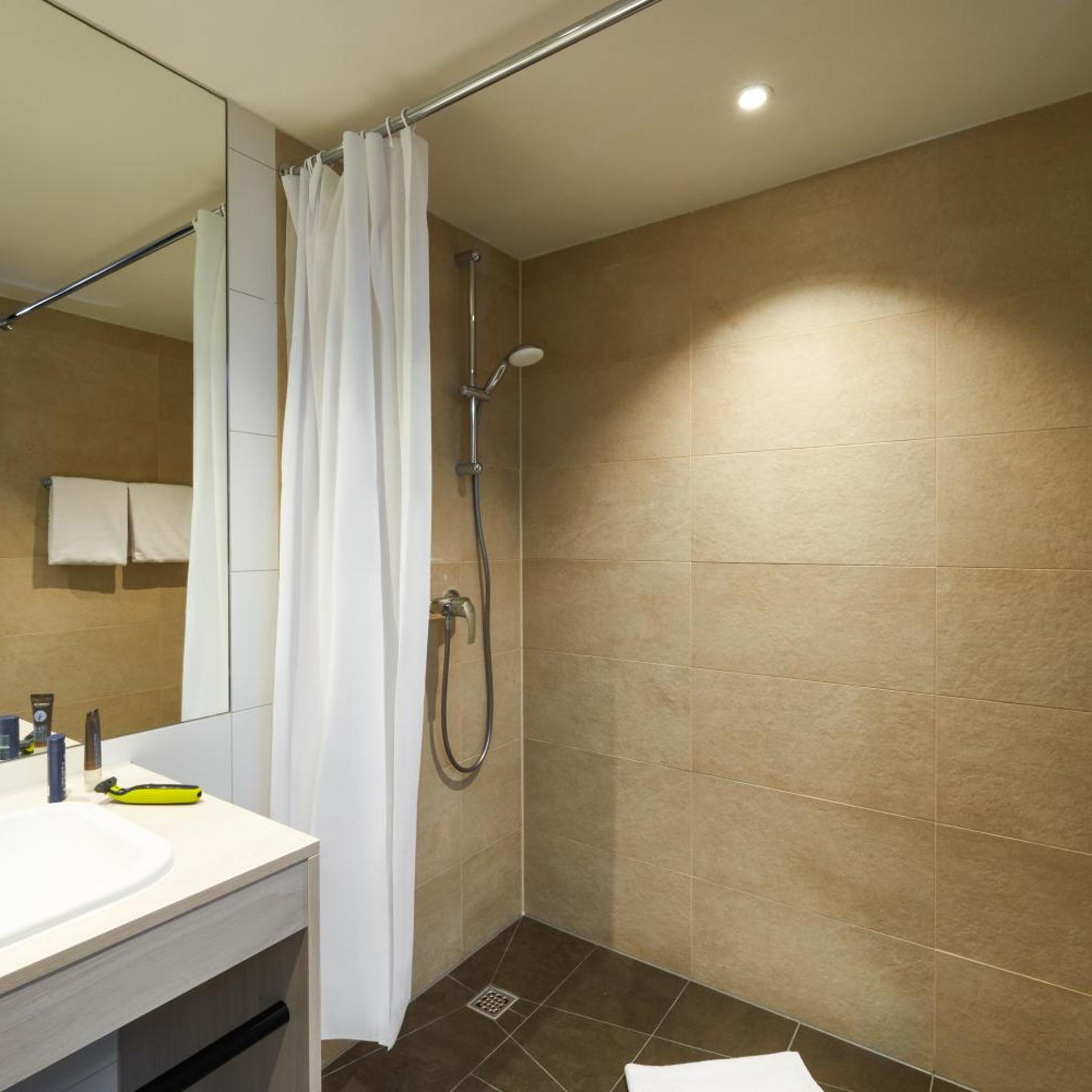 غرفة عائلية بسرير مزدوج وسرير بطابقين، Ibis Styles Singen 5/5